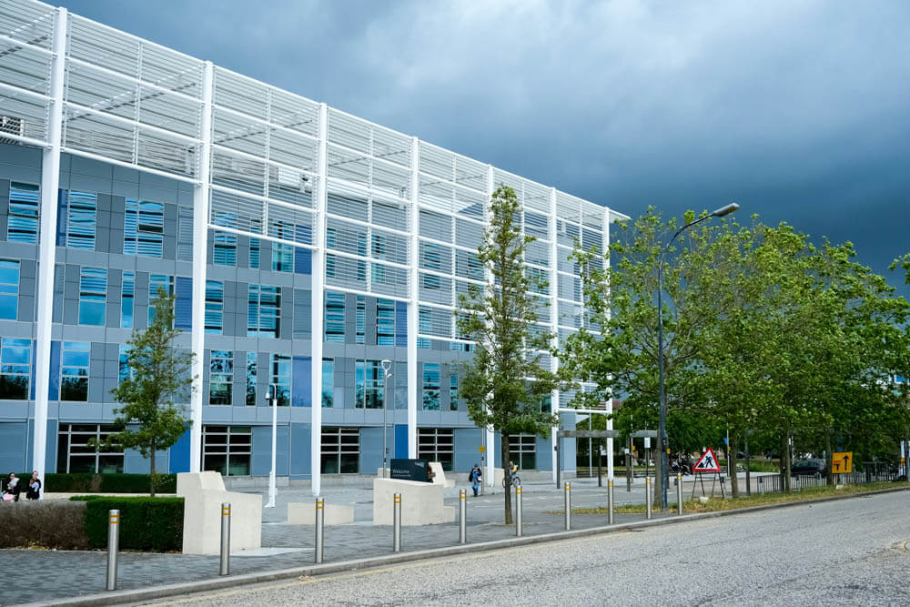 Milton Keynes - 01908